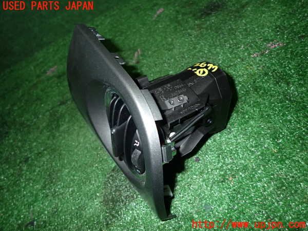 5UPJ-26777526]アバルト・595(31214T)エアコン吹き出し口1 右 中古_m0002.jpg