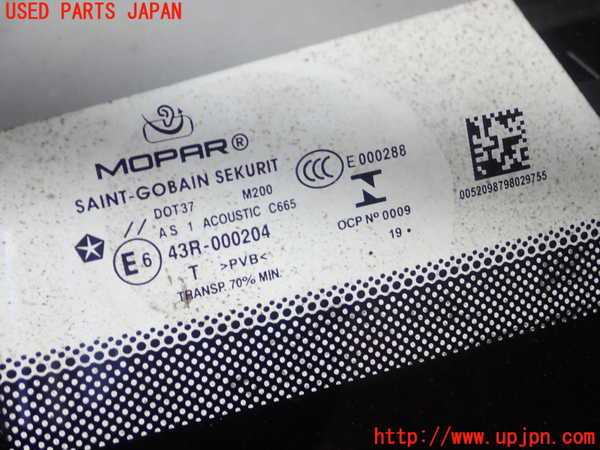 5UPJ-26781195]ジープ・レネゲード(BV13PM)フロントガラス 43R-000204 中古_m0002.jpg