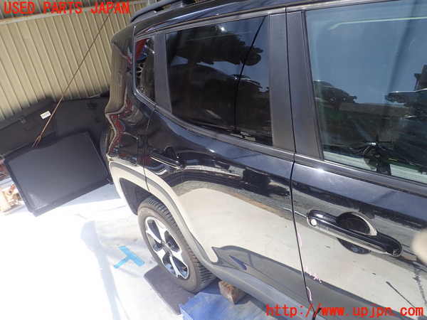5UPJ-26781290]ジープ・レネゲード(BV13PM)右後ドア 43R-011595 中古_m0001.jpg