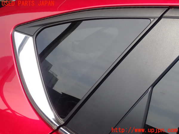 5UPJ-26791380]CX-5(KFEP)右クォーターガラス 中古(43R-005844 M31Q8)_m0001.jpg