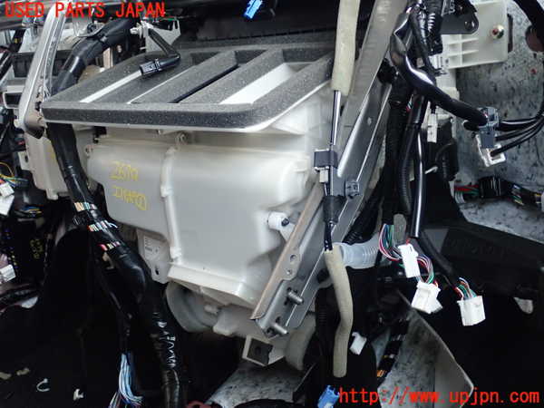 2UPJ-26796081]CX-5(KFEP)エバポレーター1 中古_m0001.jpg