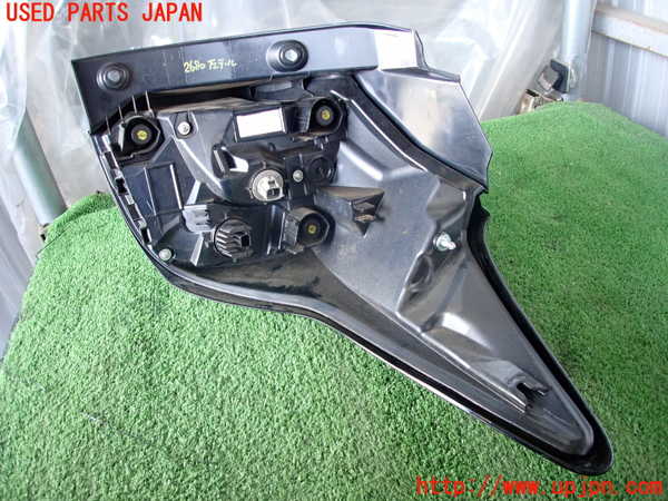 5UPJ-26801536]ヤリス(YARIS) ハイブリッド(MXPH15)左テールランプ 中古_m0002.jpg