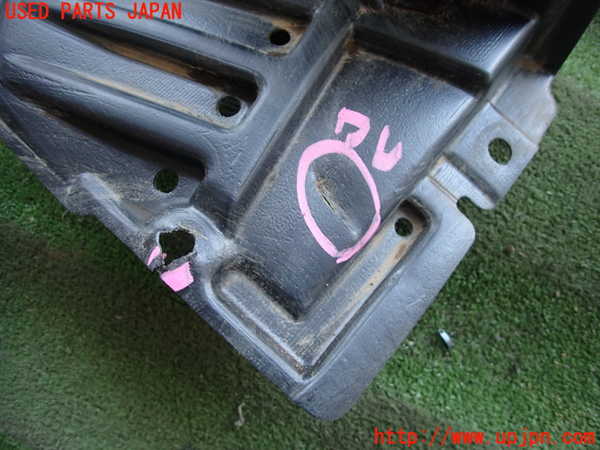 2UPJ-26801090]ヤリス(YARIS) ハイブリッド(MXPH15)右前フェンダーライナー 中古_m0004.jpg
