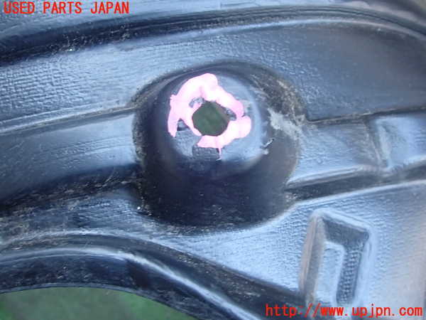 2UPJ-26801090]ヤリス(YARIS) ハイブリッド(MXPH15)右前フェンダーライナー 中古_m0005.jpg