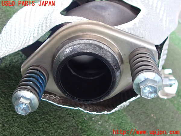 5UPJ-26802041]ヤリス(YARIS) ハイブリッド(MXPH15)エキマニ1 (触媒 マニバーター) 中古_m0003.jpg