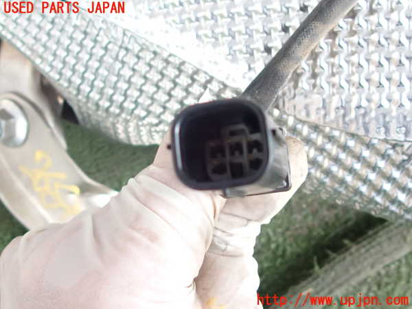 5UPJ-26802041]ヤリス(YARIS) ハイブリッド(MXPH15)エキマニ1 (触媒 マニバーター) 中古_m0005.jpg