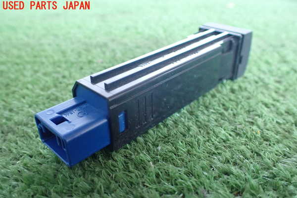 2UPJ-26806311]ヤリス(YARIS) ハイブリッド(MXPH15)スイッチ6 (フロントワイパーデアイサー) 中古_m0002.jpg