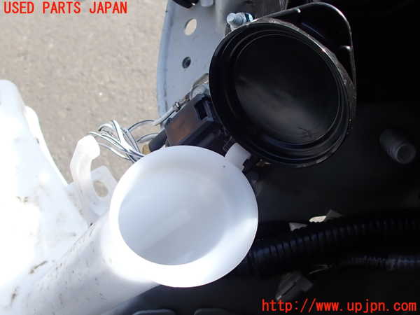 2UPJ-26806791]ヤリス(YARIS) ハイブリッド(MXPH15)ウォッシャータンク1 中古_m0002.jpg