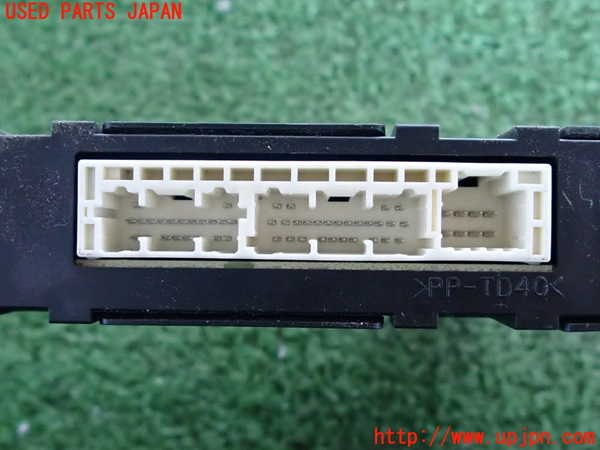 2UPJ-26806147]ヤリス(YARIS) ハイブリッド(MXPH15)コンピューター2 中古_m0003.jpg