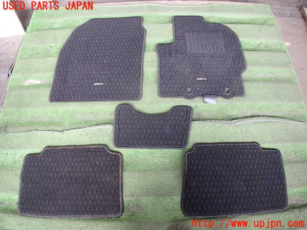 2UPJ-26807800]ヤリス(YARIS) ハイブリッド(MXPH15)フロアマット 中古_m0001.jpg