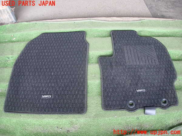 2UPJ-26807800]ヤリス(YARIS) ハイブリッド(MXPH15)フロアマット 中古_m0002.jpg