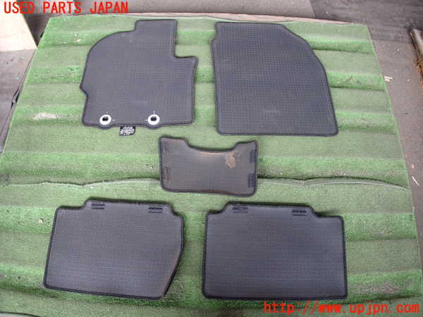 2UPJ-26807800]ヤリス(YARIS) ハイブリッド(MXPH15)フロアマット 中古_m0004.jpg