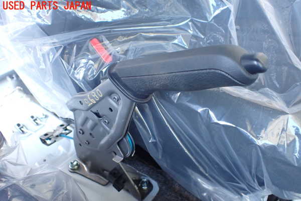 2UPJ-26807550]ヤリス(YARIS) ハイブリッド(MXPH15)サイドブレーキレバー 中古_m0001.jpg