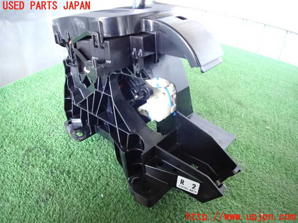 2UPJ-26807555]ヤリス(YARIS) ハイブリッド(MXPH15)ATシフトレバー 中古_m0003.jpg