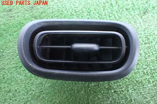 2UPJ-26807528]ヤリス(YARIS) ハイブリッド(MXPH15)エアコン吹き出し口3 (右) 中古_m0002.jpg