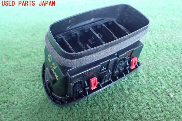 2UPJ-26807528]ヤリス(YARIS) ハイブリッド(MXPH15)エアコン吹き出し口3 (右) 中古_m0004.jpg