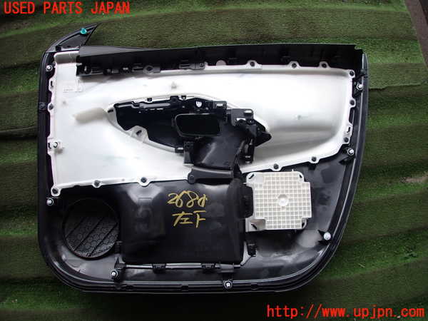 2UPJ-26801264]ヤリス(YARIS) ハイブリッド(MXPH15)左前ドア内張り 中古_m0004.jpg