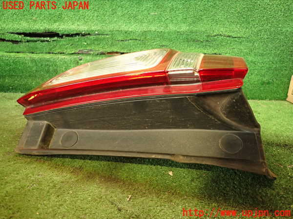 2UPJ-26811536]エクスプローラー(1FMHK9)左テールランプ 中古_m0002.jpg