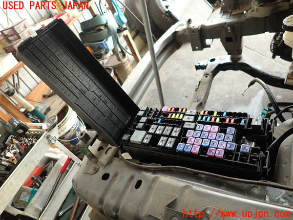 2UPJ-26816741]エクスプローラー(1FMHK9)ヒューズボックス1 中古_m0003.jpg