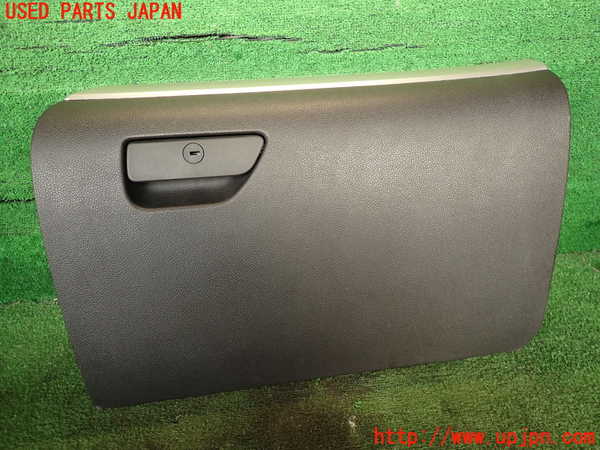 2UPJ-26817516]エクスプローラー(1FMHK9)グローブボックス1 【ジャンク品】 中古_m0001.jpg
