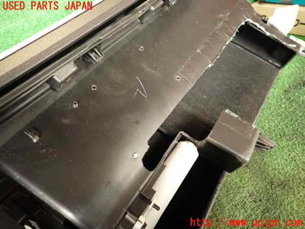 2UPJ-26817516]エクスプローラー(1FMHK9)グローブボックス1 【ジャンク品】 中古_m0005.jpg