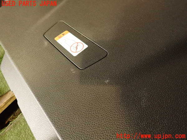 2UPJ-26811578]エクスプローラー(1FMHK9)バックドア内張り 中古_m0004.jpg