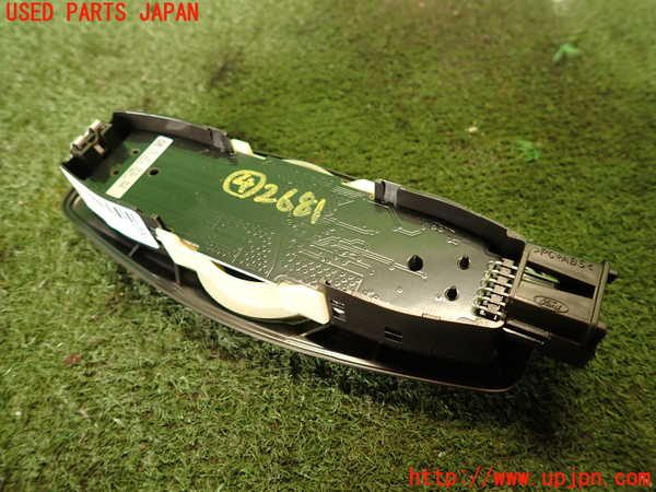 2UPJ-26816414]エクスプローラー(1FMHK9)ルームランプ4 (真中 3列目) 中古_m0002.jpg