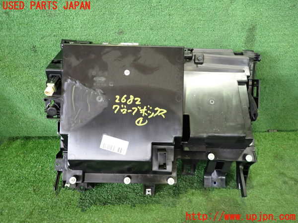 2UPJ-26827516]BMW Z4(LM25)グローブボックス1 中古（E89）_m0002.jpg