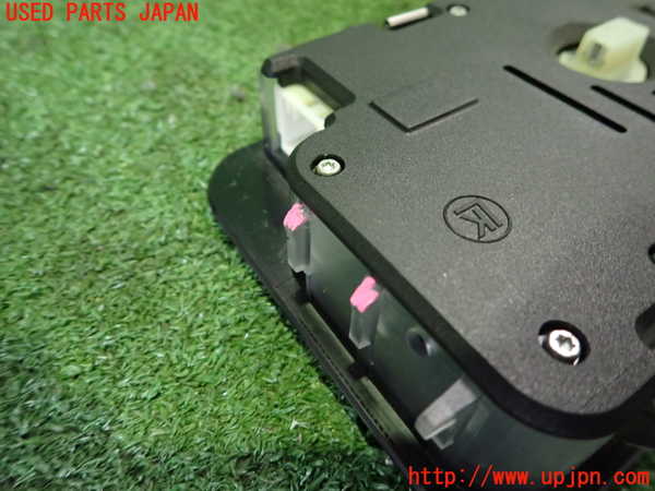 2UPJ-26826411]BMW Z4(LM25)ルームランプ1 (真中 1列目) 中古（E89）_m0003.jpg