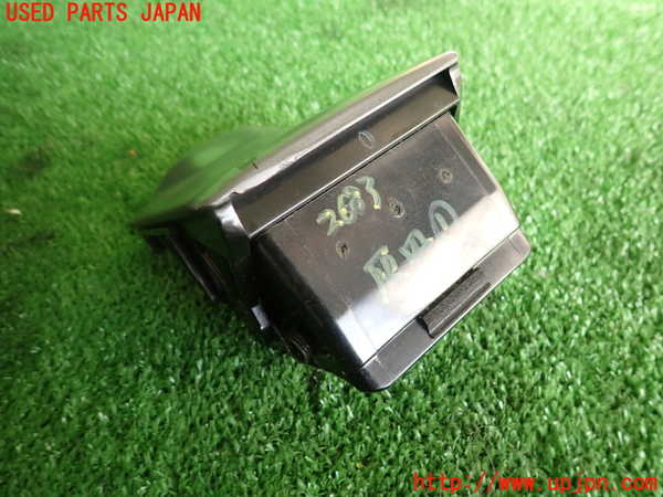 5UPJ-26837821]ランエボ9 MR(CT9A)灰皿1 中古_m0004.jpg