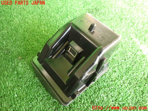 5UPJ-26837821]ランエボ9 MR(CT9A)灰皿1 中古_m0005.jpg