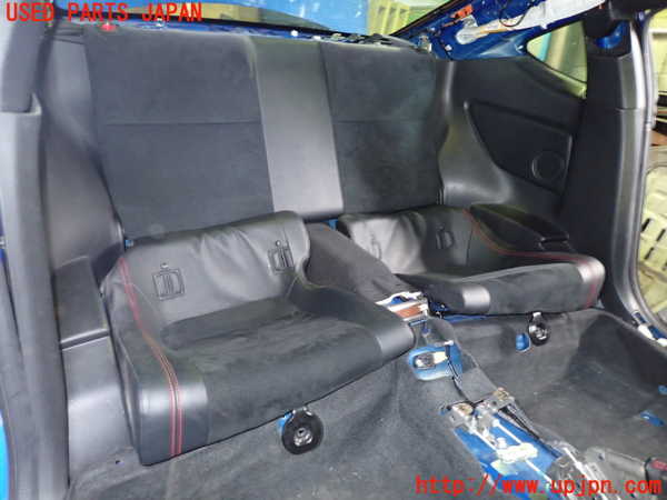 5UPJ-26847385]BRZ(86)(ZC6)リアシート 中古_m0001.jpg