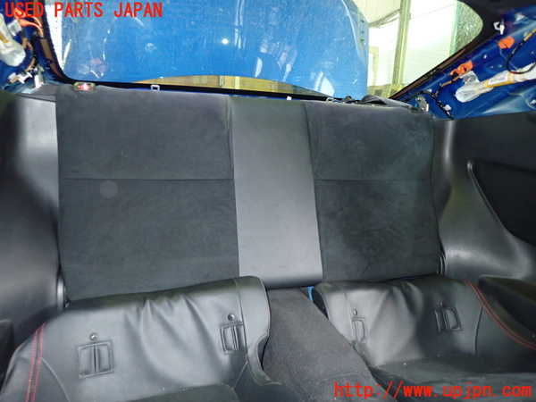 5UPJ-26847385]BRZ(86)(ZC6)リアシート 中古_m0003.jpg