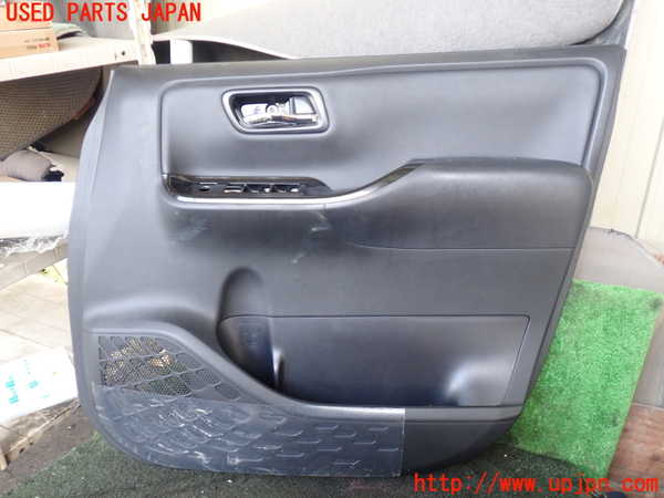 5UPJ-26851234]ノア(ヴォクシー)(ZRR80W)右前ドア内張り 中古_m0001.jpg