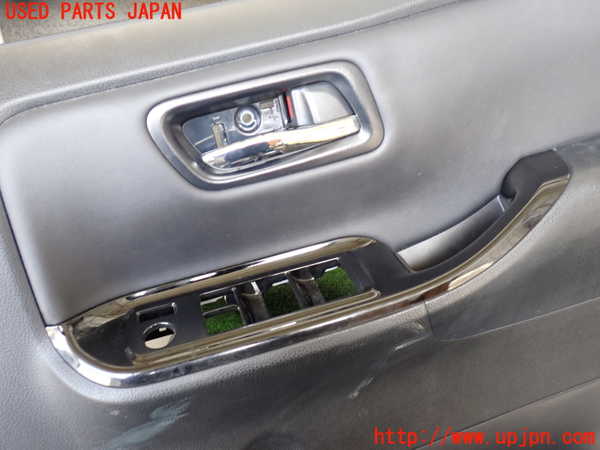 5UPJ-26851234]ノア(ヴォクシー)(ZRR80W)右前ドア内張り 中古_m0002.jpg