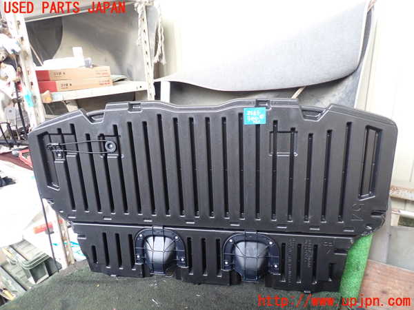 5UPJ-26857771]ノア(ヴォクシー)(ZRR80W)ラゲッジトレイ1 中古_m0002.jpg