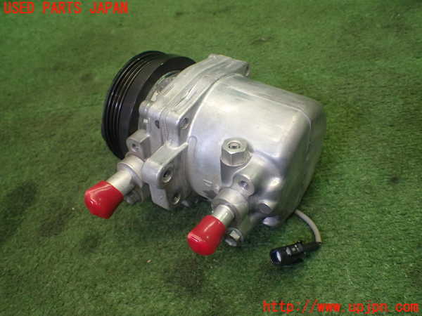 5UPJ-26866025]エブリイ(DA17V)エアコンコンプレッサー 中古_m0002.jpg