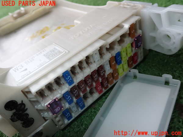 1UPJ-26876742]アクア(AQUA)(NHP10)ヒューズボックス2 中古_m0003.jpg