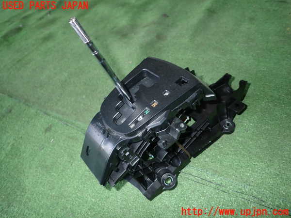 1UPJ-26877555]アクア(AQUA)(NHP10)ATシフトレバー 中古_m0001.jpg