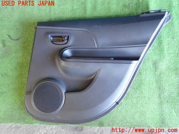 1UPJ-26871294]アクア(AQUA)(NHP10)右後ドア内張り 中古_m0001.jpg