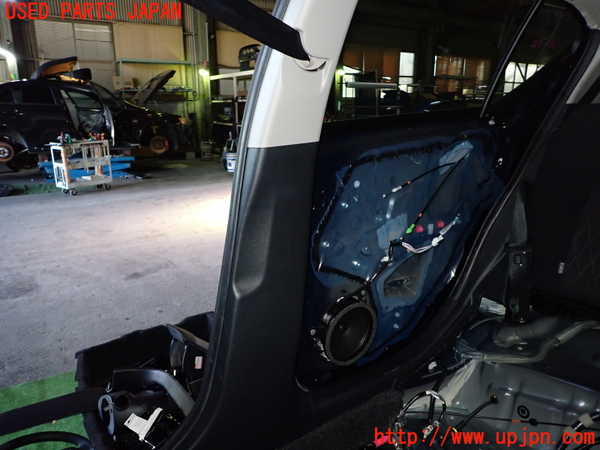 5UPJ-26877665]アクア(AQUA)(NHP10)右センターピラートリム 中古_m0001.jpg