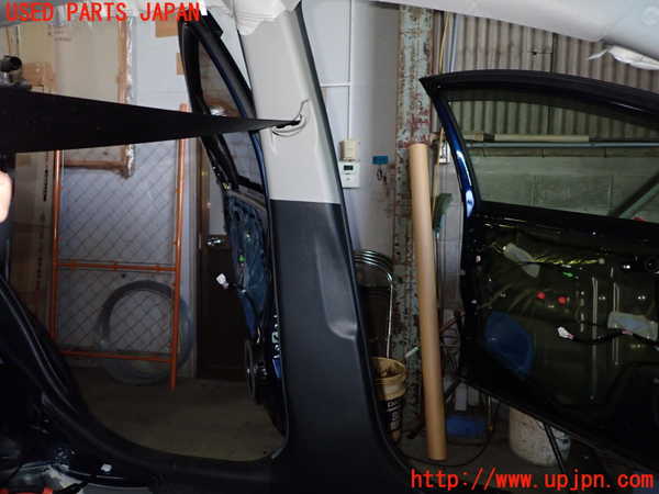 5UPJ-26877670]アクア(AQUA)(NHP10)左センターピラートリム 中古_m0001.jpg