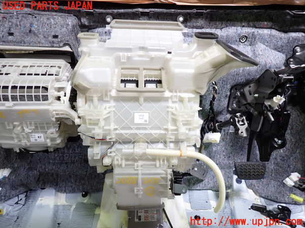 1UPJ-26886081]レクサス・RX450h(GYL20W)エバポレーター1 中古_m0001.jpg