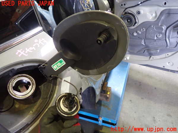 1UPJ-26901690]BMW ミニ(MINI)クーパーD クラブマン F54(LR20)フューエルリッド 中古_m0002.jpg