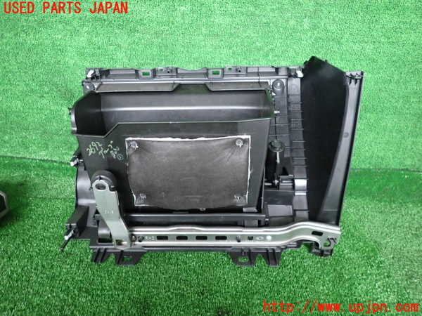 2UPJ-26927516]MX-30(DREJ3P)グローブボックス1 中古_m0004.jpg