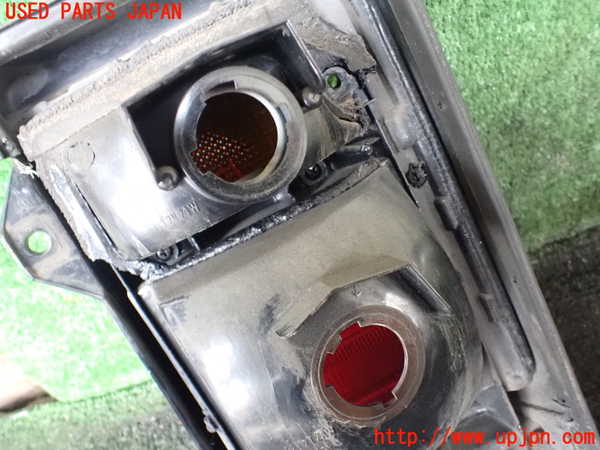 1UPJ-26941536]キャラバン コーチ(AEGE24)左テールランプ 中古_m0004.jpg