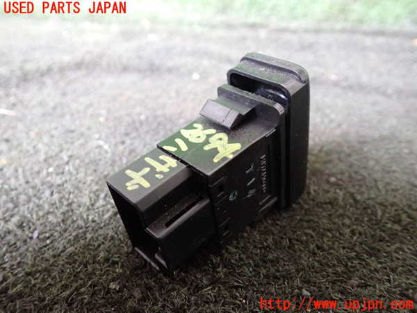 1UPJ-26946290]キャラバン コーチ(AEGE24)ハザードスイッチ 中古_m0002.jpg