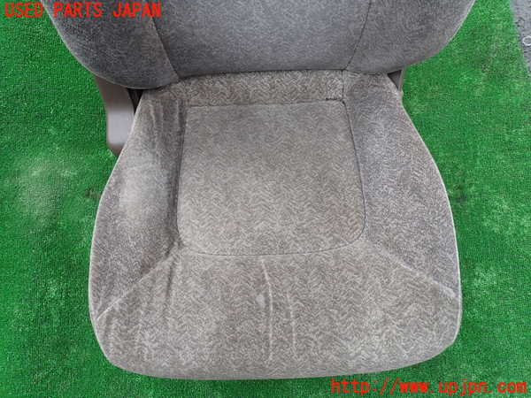1UPJ-26947035]キャラバン コーチ(AEGE24)運転席シート 中古_m0003.jpg