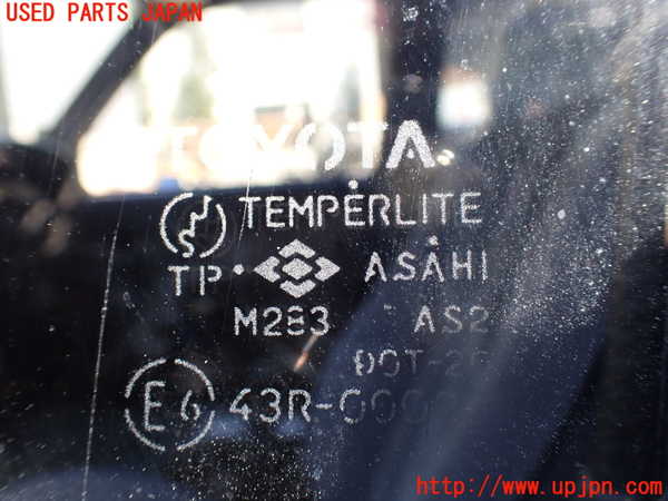 5UPJ-26951260]ハイラックスサーフ N130系 4ドア(LN130G)左前ドア 中古_m0004.jpg