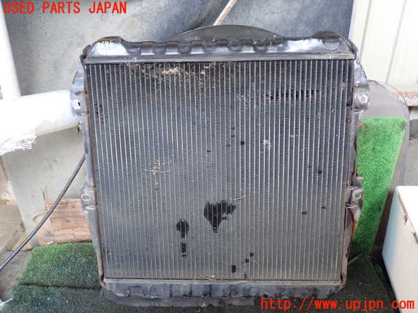 1UPJ-26952321]ハイラックスサーフ N130系 4ドア(LN130G)ラジエーター1 中古_m0001.jpg